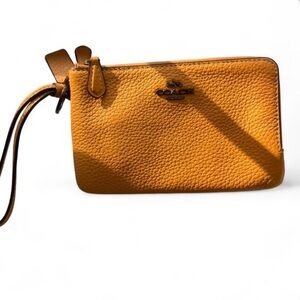 brand new coach corner zip wristlet